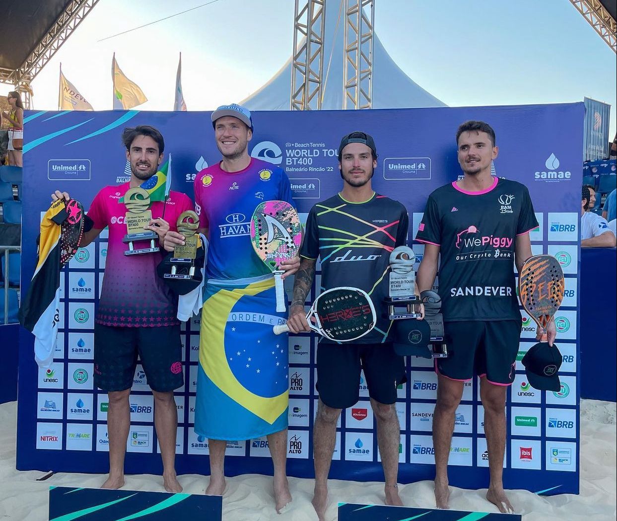 Atletas e sócios da Sociedade Esportiva Bandeirante competiram no Balneário Rincão Beach Tennis Open