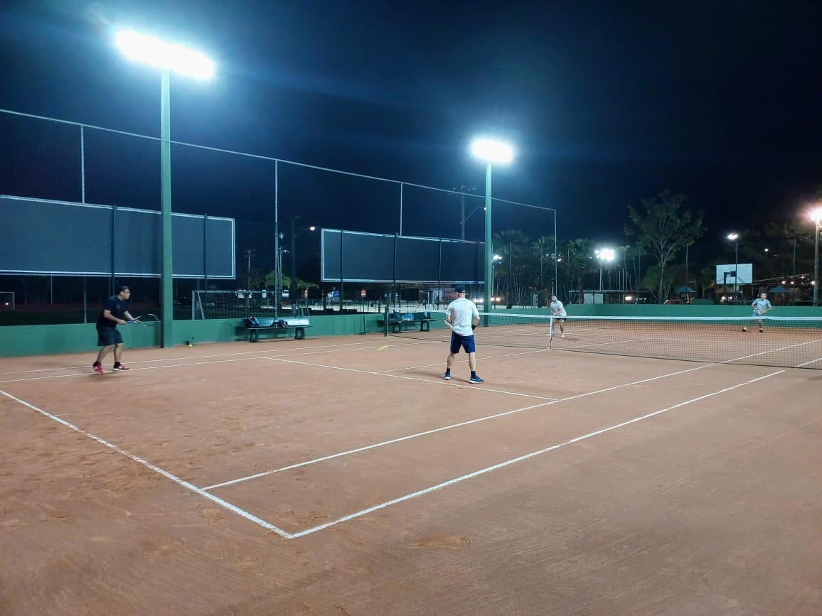 Madrugadão de Tênis reúne atletas da modalidade no clube