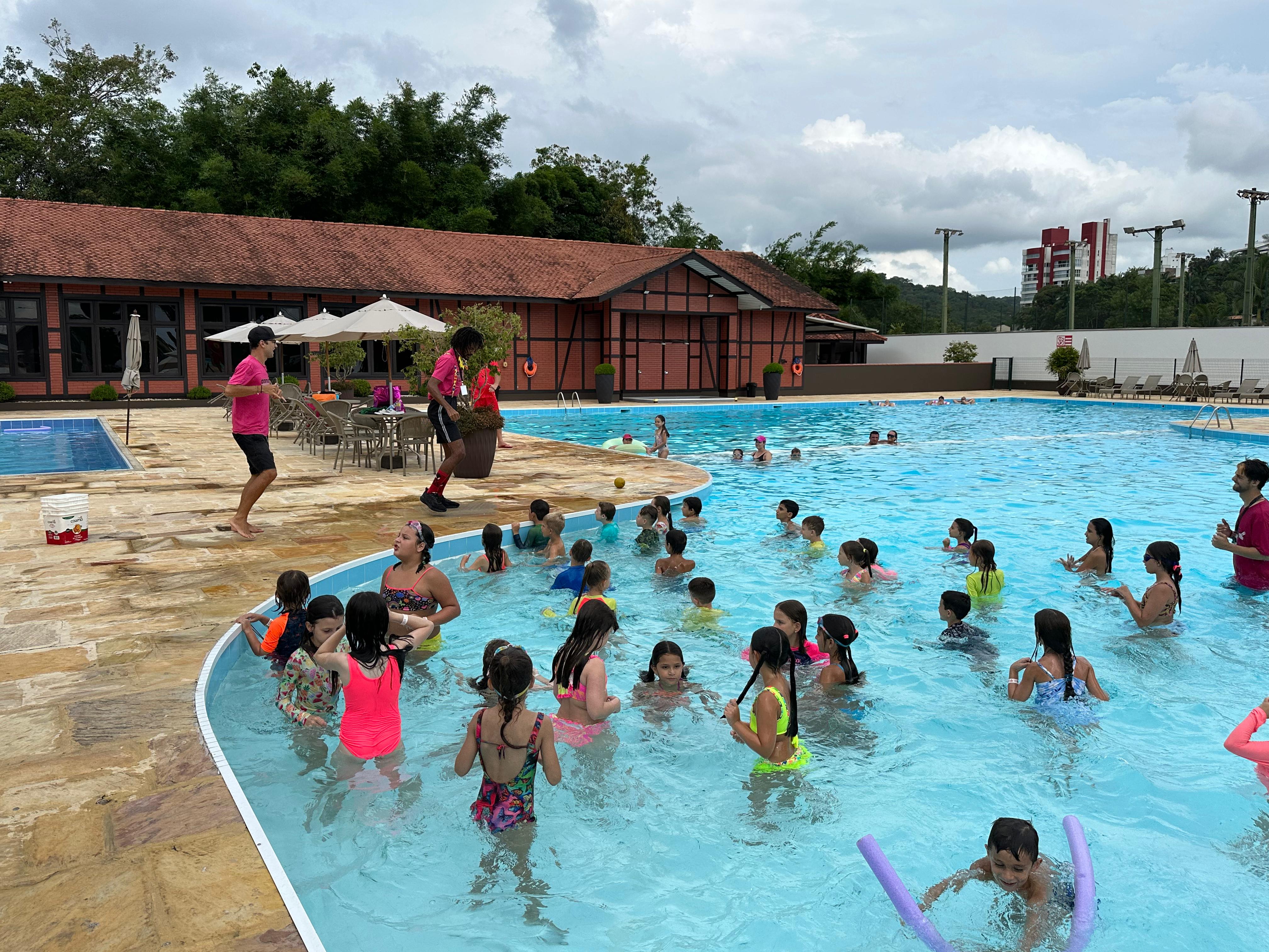 Colônia de Férias do Bandeirante encerra semana com diversão e interação entre crianças