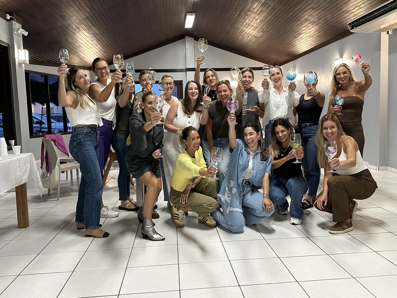 Bandeirante comemora Dia das Mães com Workshop de pintura em taças