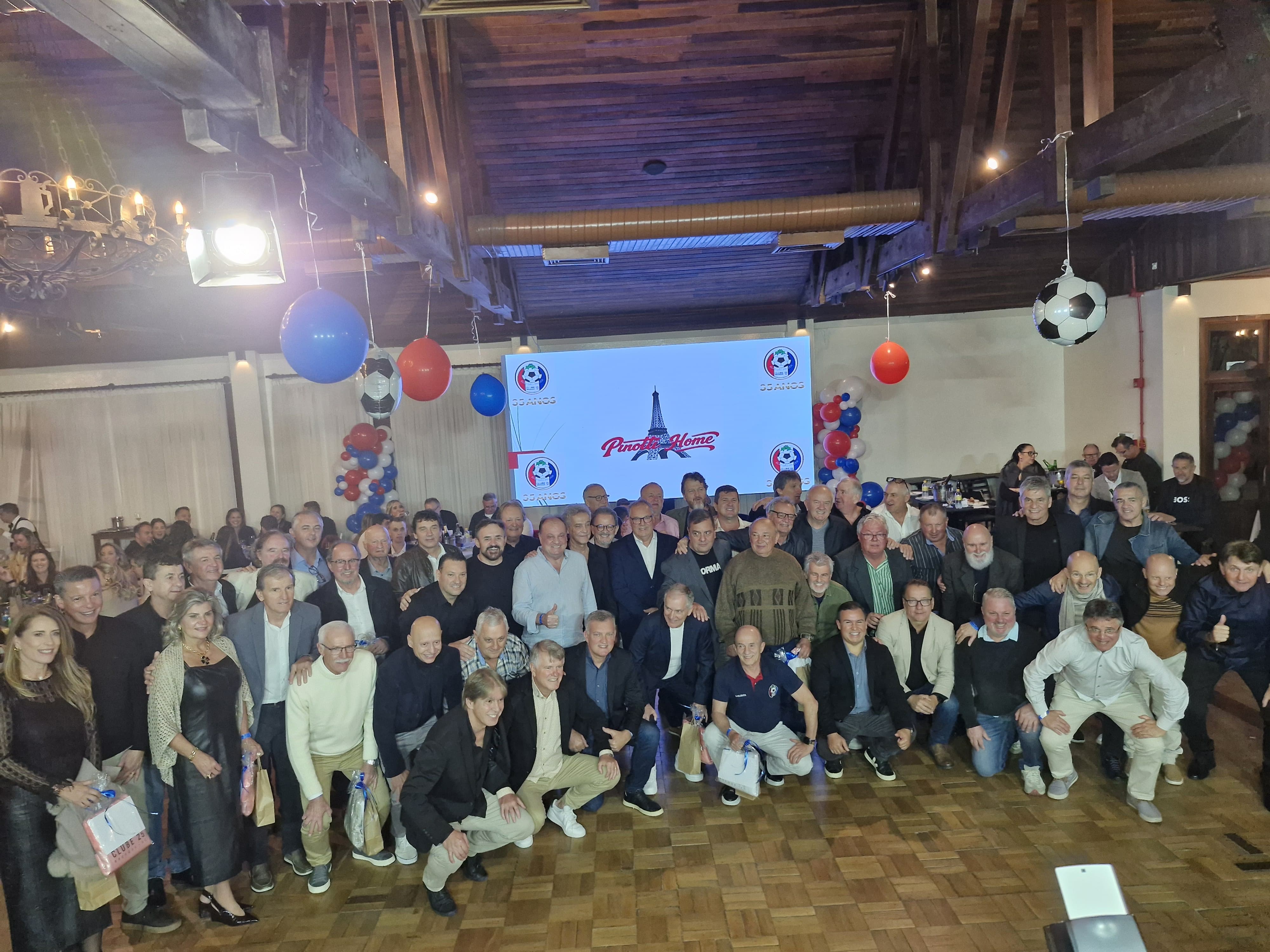 Clube 25 celebra 35 anos com jantar festivo e homenagens no “Encontro das Estrelas”